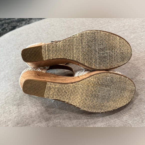 Tom’s beige wedge heels - Picture 3 of 6